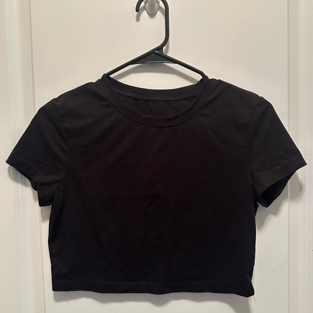SHEIN Black Casual Crop Top